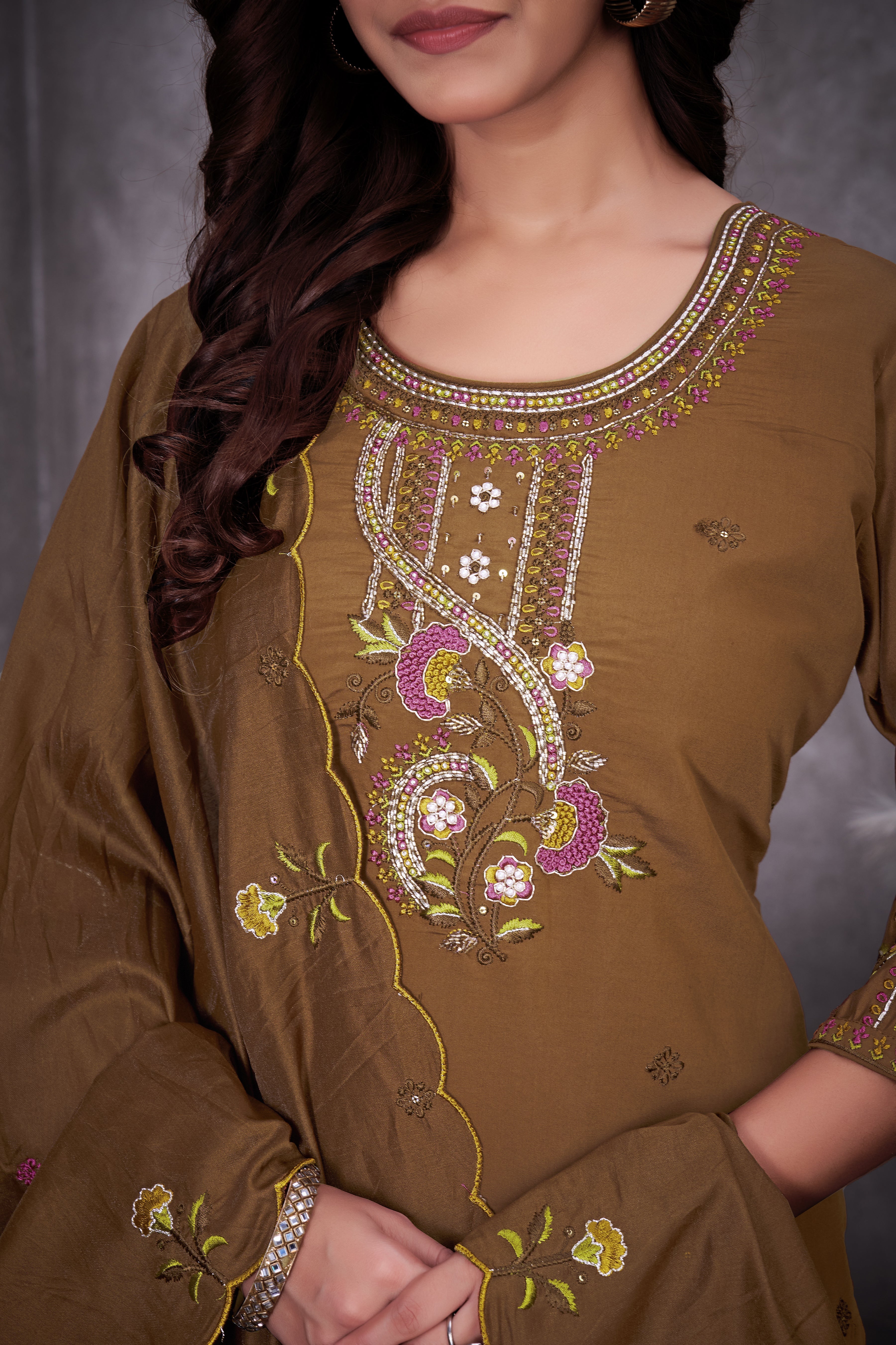 Hanch Roman Silk Embroidered Straight Kurti Set – Brown