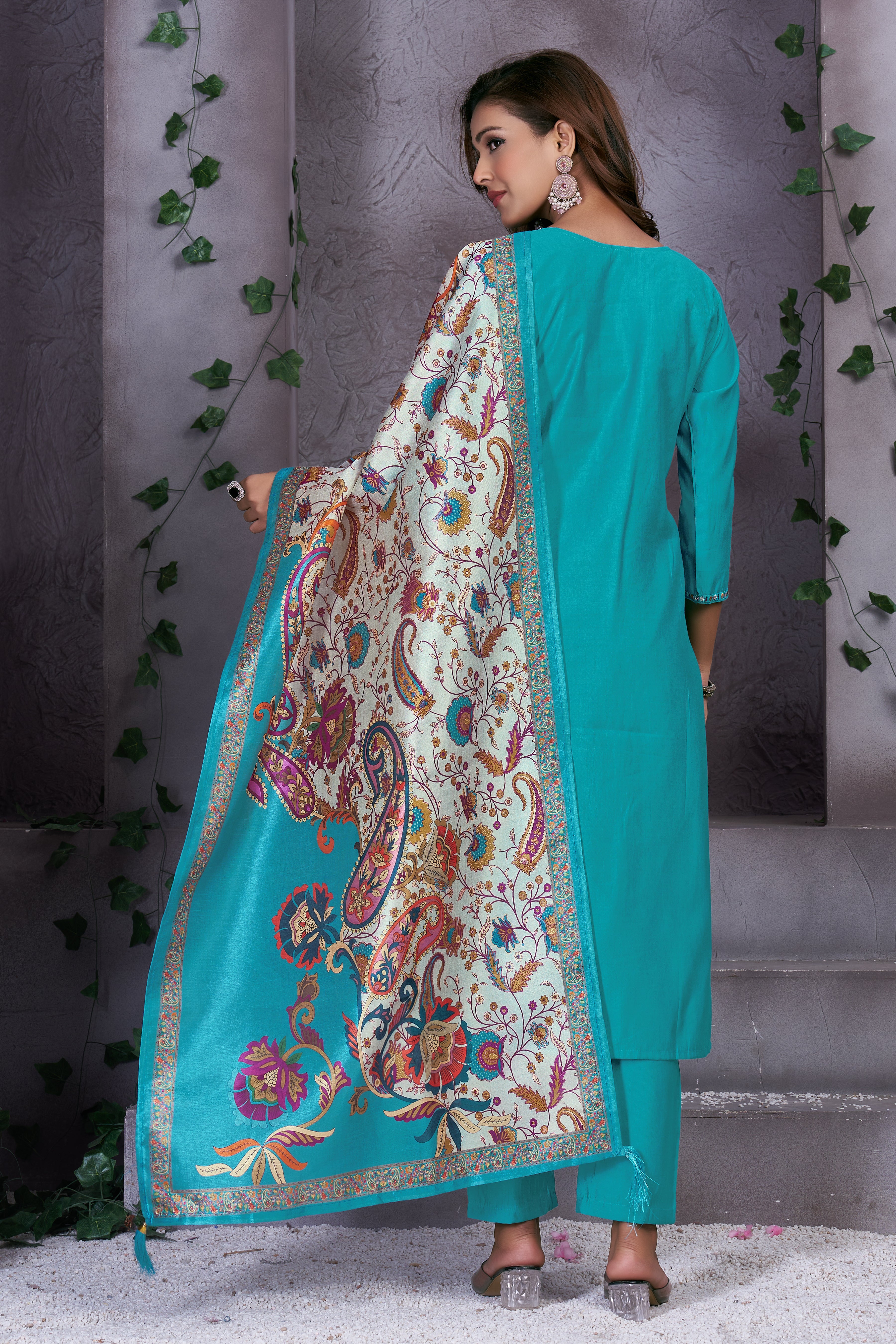 Hanch Premium Marina Silk Embroidered Straight Kurti Set – See Green