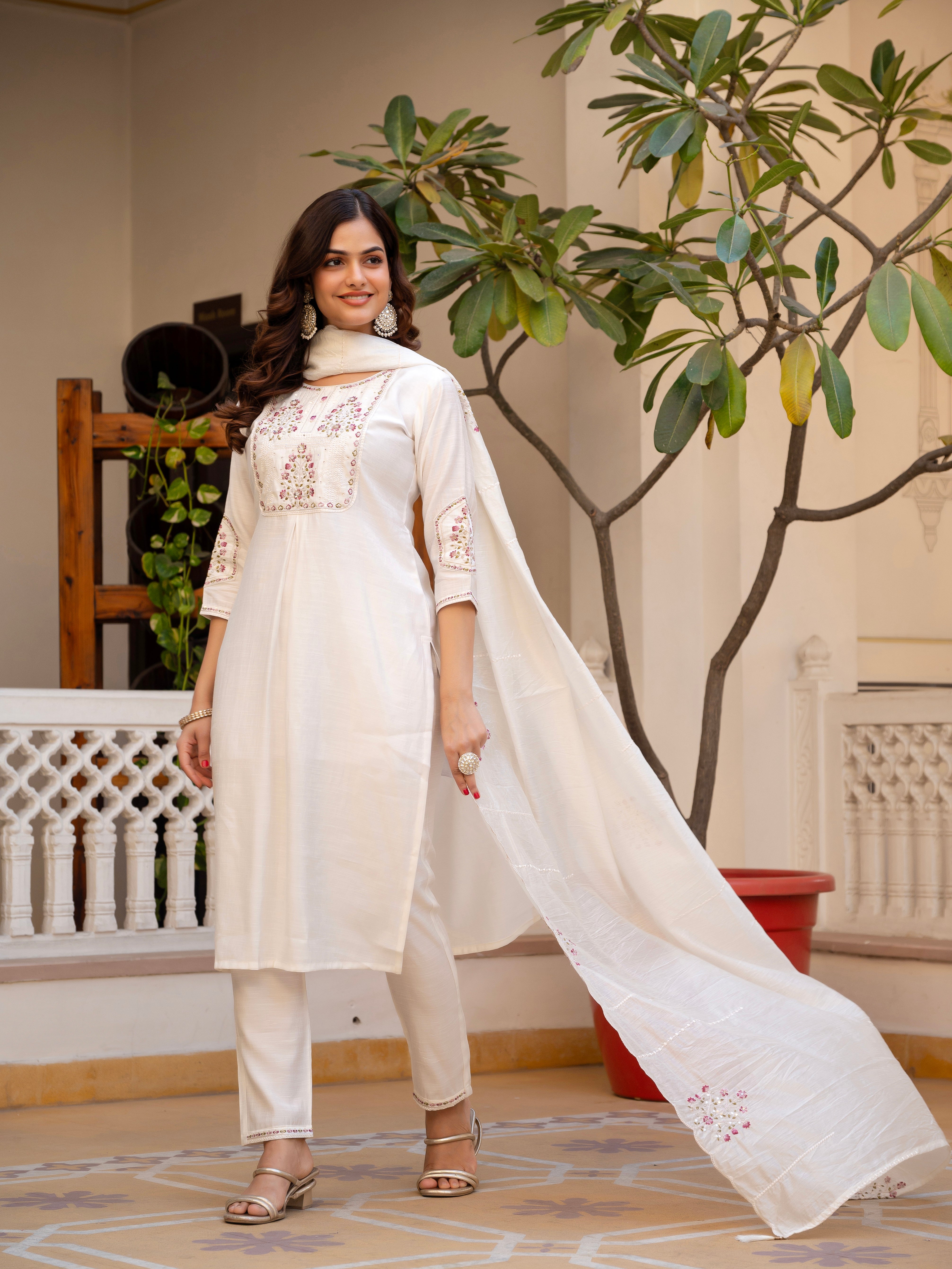 Hanch Pure Viscose Mango Silk Embroidered Straight Kurti Set – White