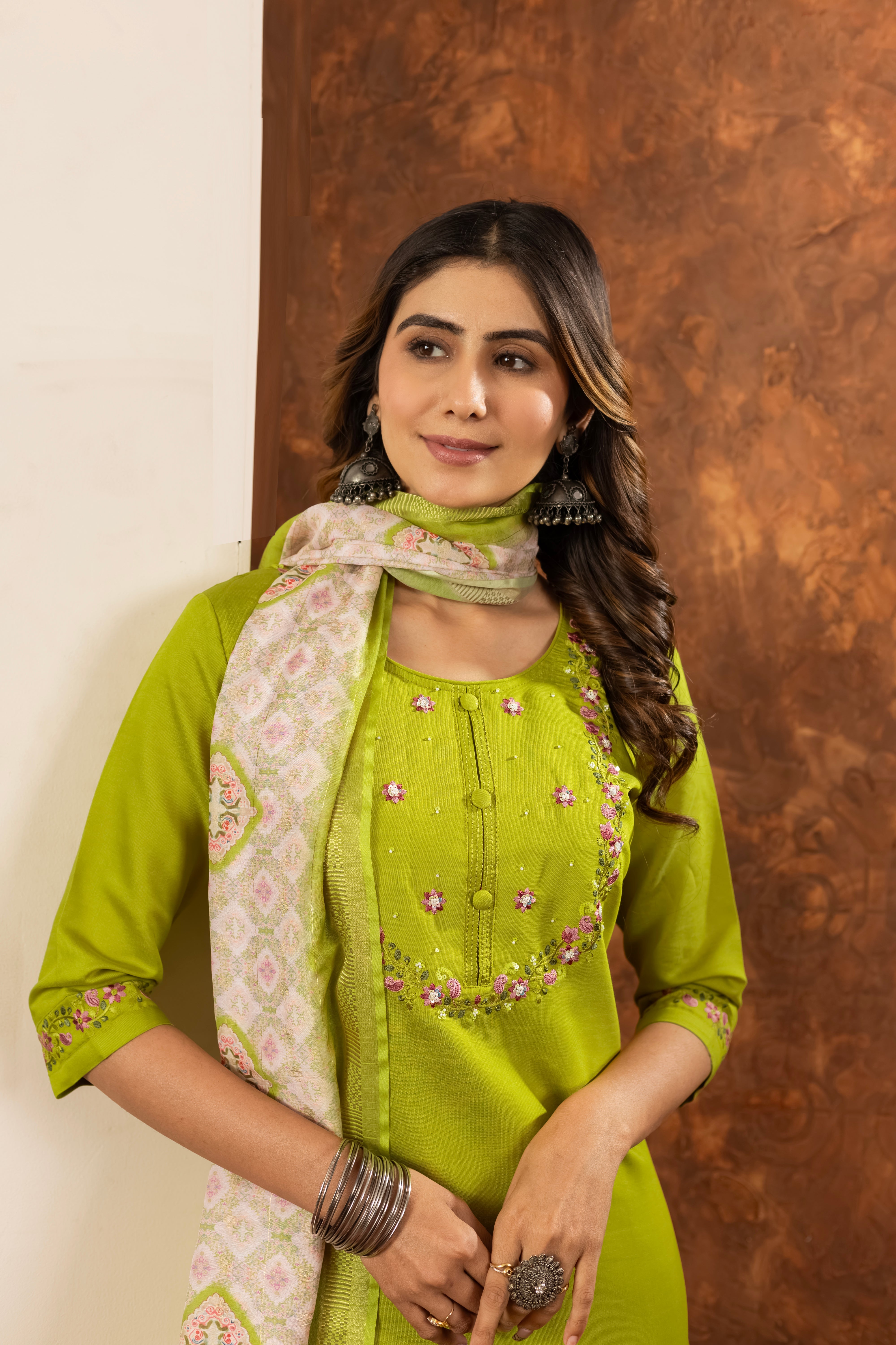 Hanch Marina Silk Embroidered Straight Kurti Set – Parrot Green