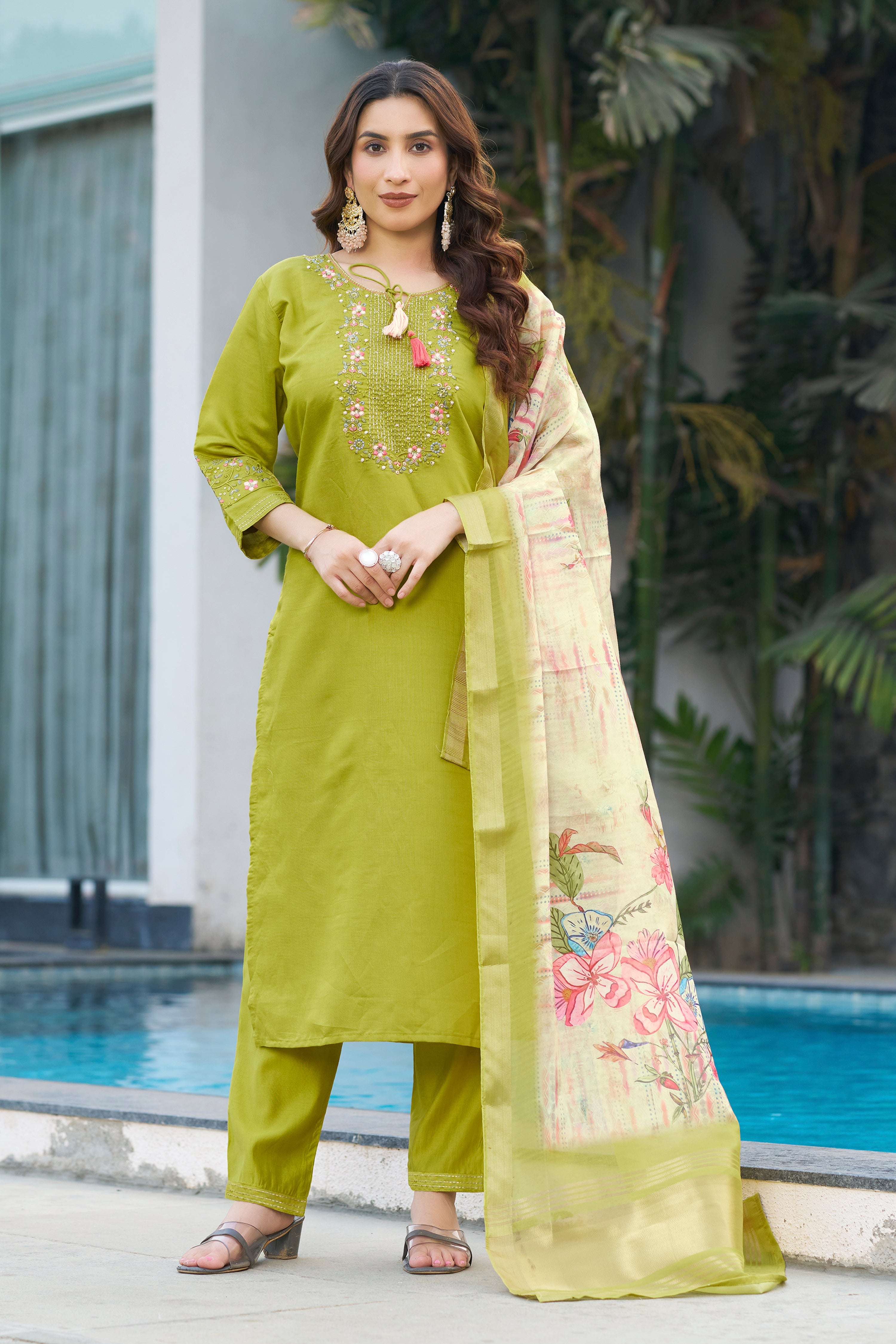 Hanch Viscose Silk Embroidered Straight Kurti Set – Parrot Green