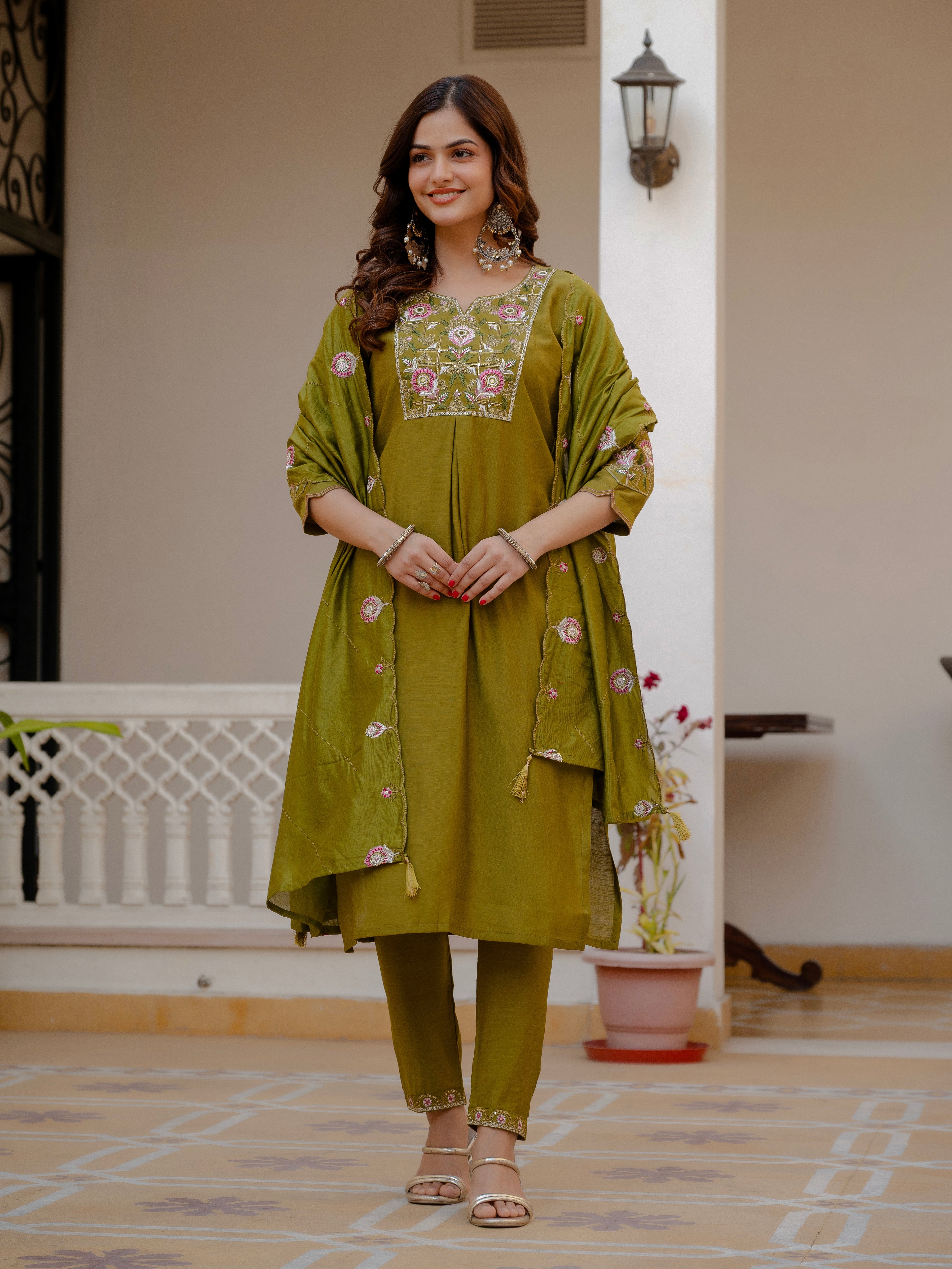 Hanch Pure Viscose Mango Silk Embroidered Straight Kurti Set – Mahendi Green