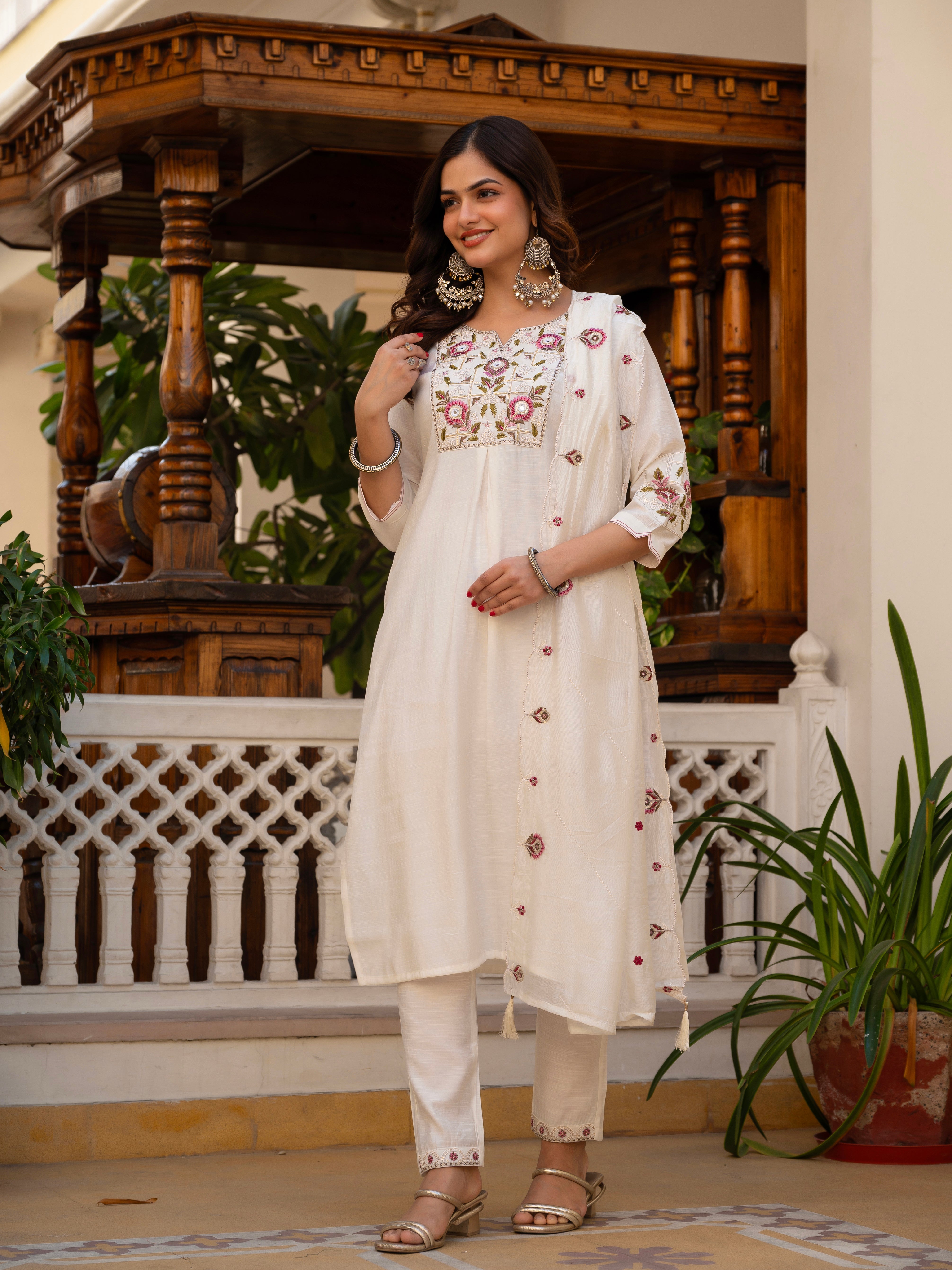 Hanch Pure Viscose Mango Silk Embroidered Straight Kurti Set – White